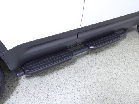 Used 2025 Land Rover Defender 110 S image 9