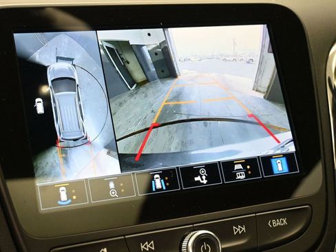 Used 2023 Chevrolet Equinox RS image 31