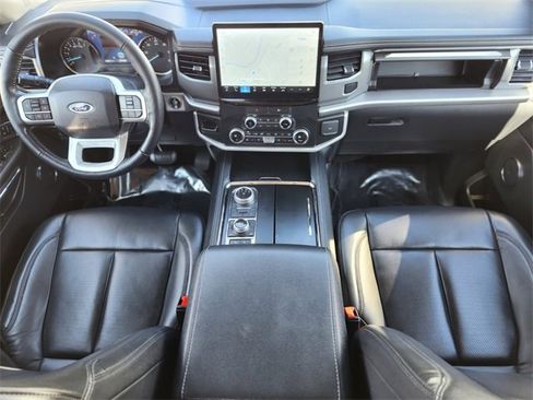 Used 2022 Ford Expedition XLT image 12