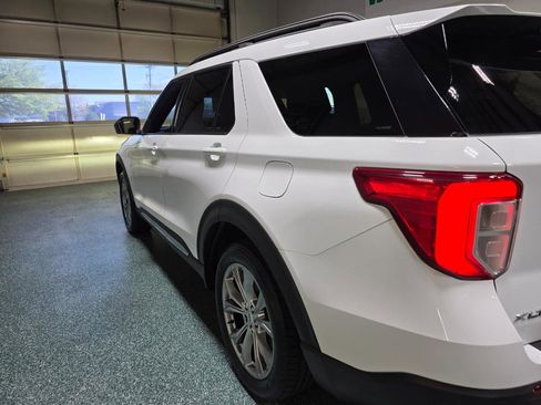 Used 2020 Ford Explorer XLT w/ Equipment Group 202A image 10