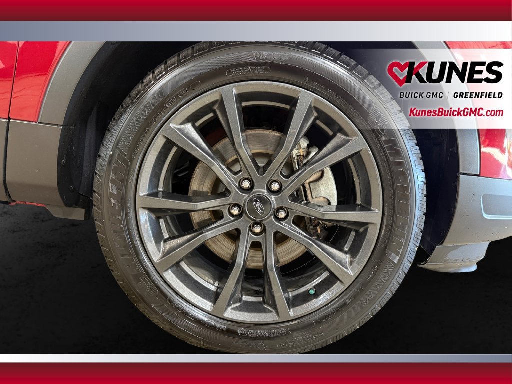 Used 2018 Ford Explorer XLT w/ Equipment Group 202A AWD/4WD image 13