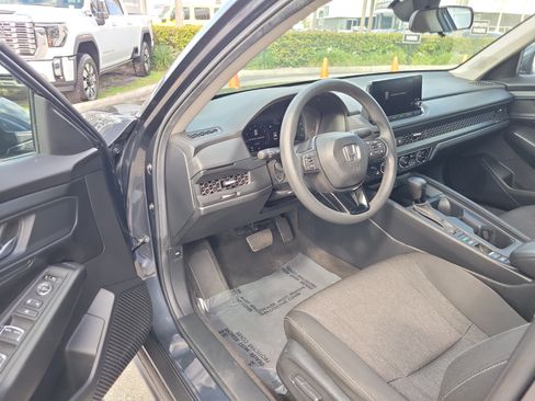 Used 2024 Honda Accord EX image 9