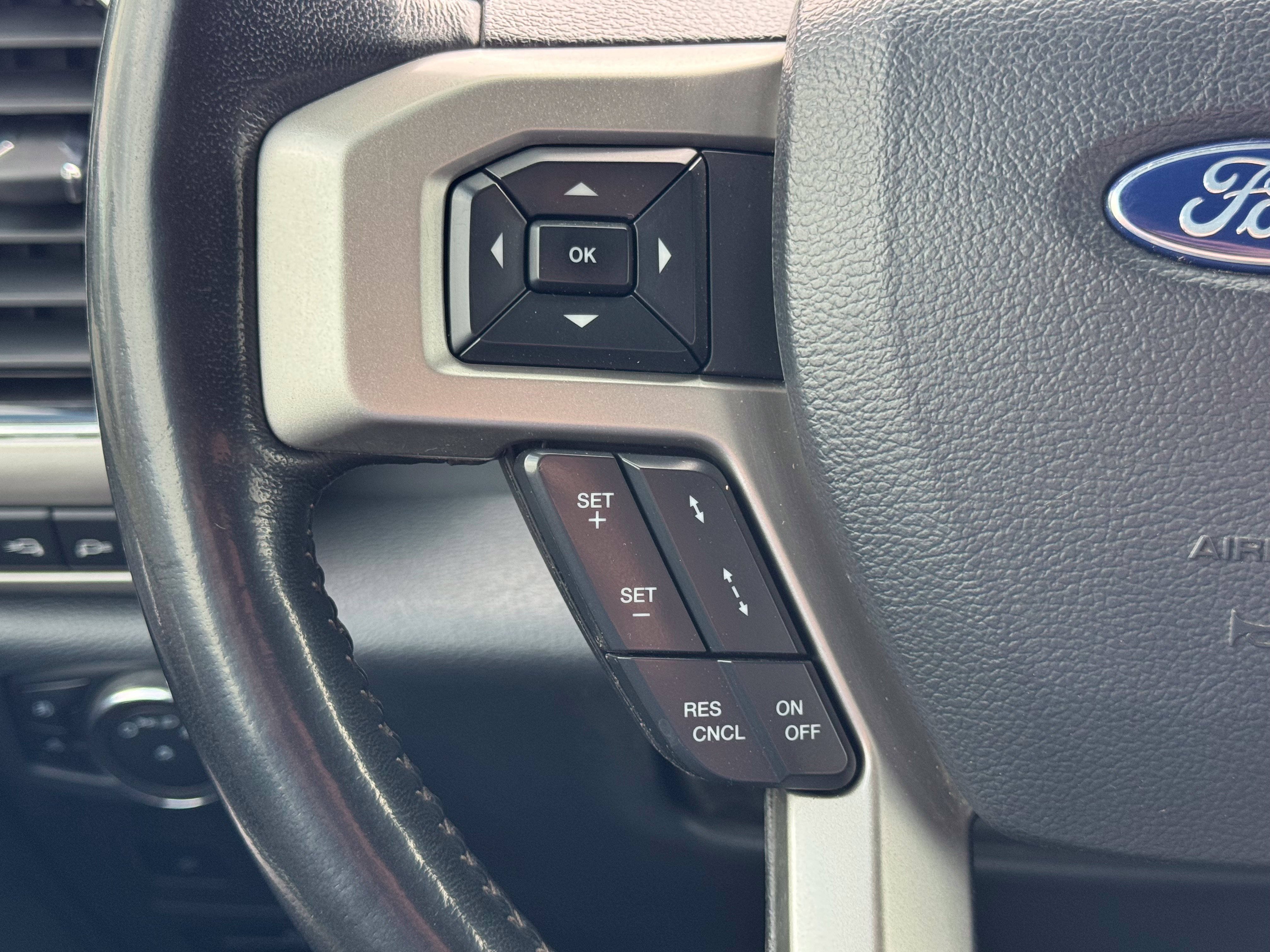 Used 2022 Ford F250 Lariat w/ Black Appearance Package AWD/4WD image 46