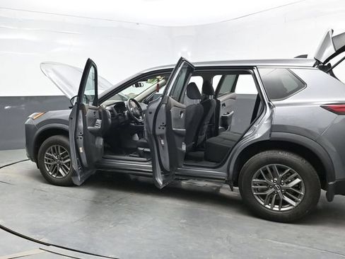 Used 2023 Nissan Rogue S AWD/4WD image 41