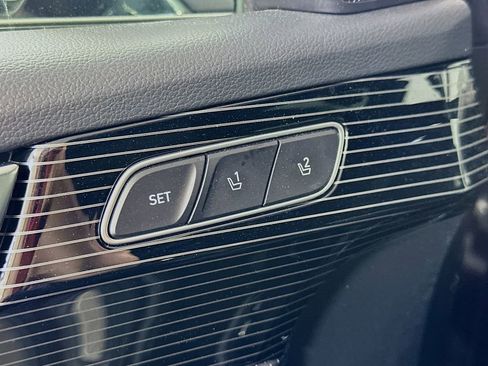 Used 2024 Hyundai Palisade Calligraphy image 22