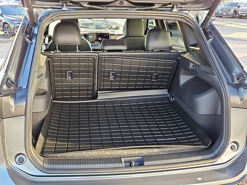 New 2026 Volkswagen Tiguan SE R-Line image 6