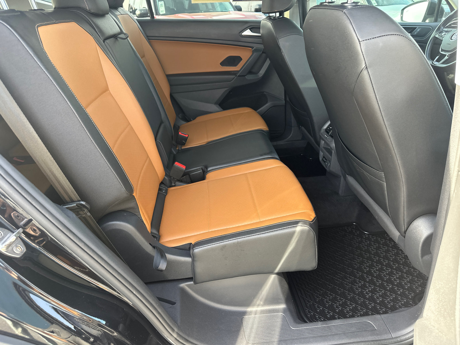 Used 2019 Volkswagen Tiguan SEL FWD image 15