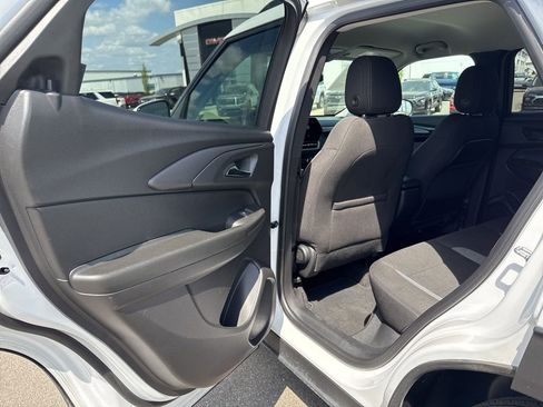 Used 2025 Chevrolet TrailBlazer LT AWD/4WD image 25