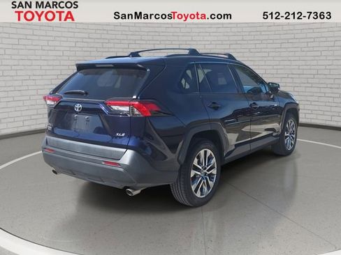Used 2020 Toyota RAV4 XLE Premium image 5