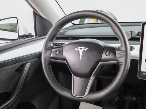 Used 2023 Tesla Model Y Long Range image 12