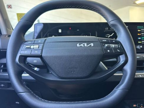 Used 2025 Kia K4 EX FWD image 25