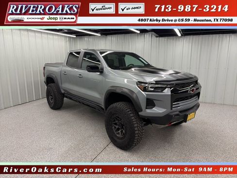 Used 2024 Chevrolet Colorado ZR2 w/ ZR2 Convenience Package III image 1