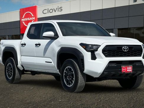 Used 2025 Toyota Tacoma TRD Off-Road AWD/4WD image 10