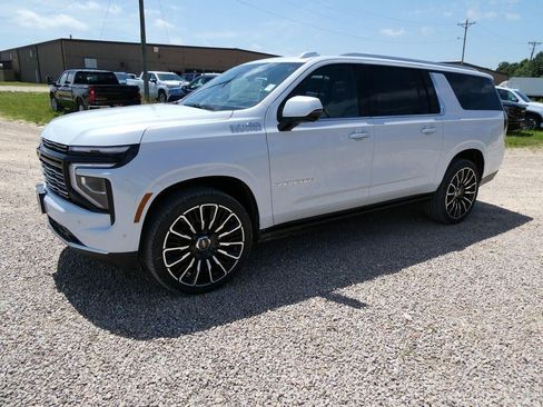 New 2026 Chevrolet Suburban High Country AWD/4WD image 7