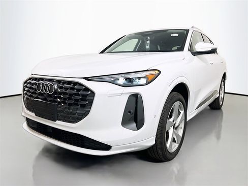 New 2025 Audi Q5 Premium Plus image 3