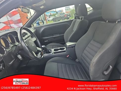 Used 2009 Dodge Challenger R/T RWD image 8