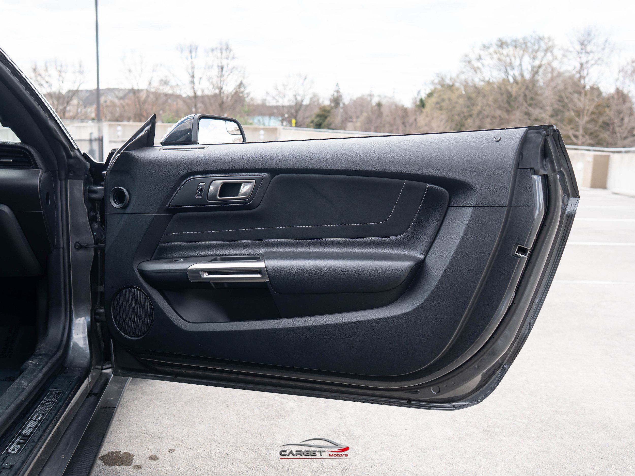 Used 2016 Ford Mustang Shelby GT350 w/ Technology Package RWD image 36