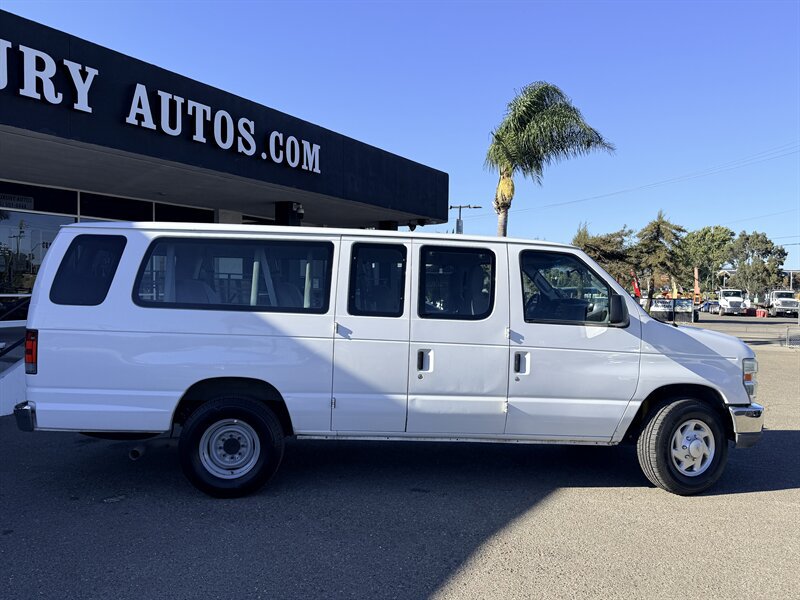 Used 2012 Ford E-350 and Econoline 350 XLT RWD image 8