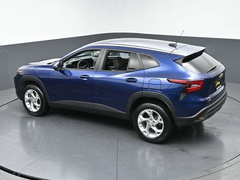 Used 2024 Chevrolet Trax LS w/ LS Convenience Package image 6