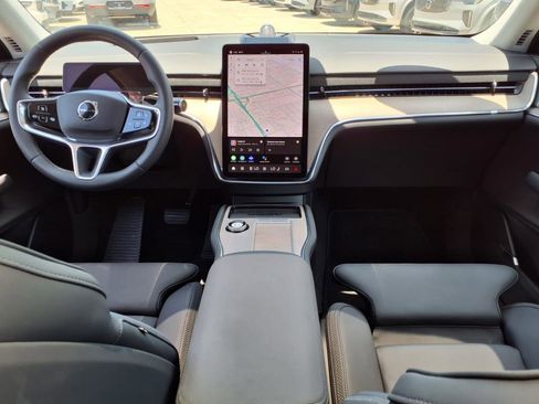 New 2025 Volvo EX90 Ultra image 11