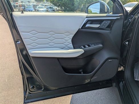 New 2025 Mitsubishi Outlander SEL image 11