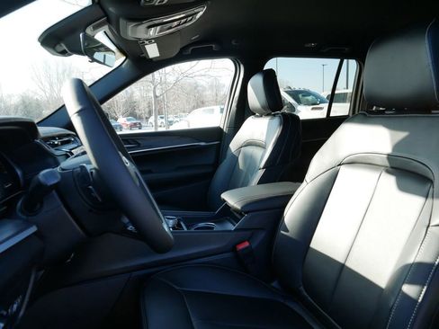 New 2025 Jeep Grand Cherokee Limited image 32