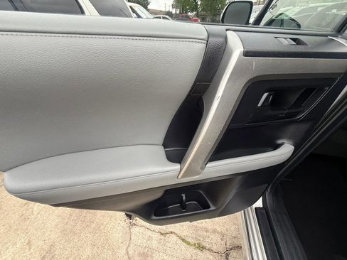 Used 2013 Toyota 4Runner SR5 w/ Convenience Pkg AWD/4WD image 22