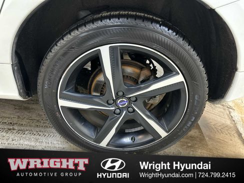 Used 2015 Volvo XC60 T6 R-Design w/ Proximity Package image 8