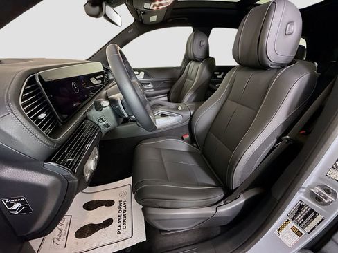 Used 2025 Mercedes-Benz GLS 580 4MATIC image 22