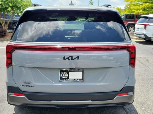 New 2026 Kia Carnival SX w/ SX Dark Edition Package FWD image 9