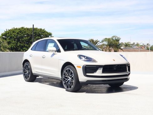 New 2026 Porsche Macan image 7