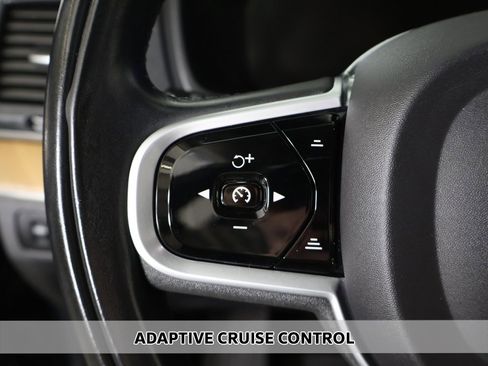 Used 2021 Volvo XC90 T6 Momentum w/ Climate Package image 5