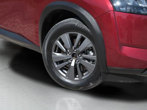 Used 2023 Nissan Pathfinder SV image 37