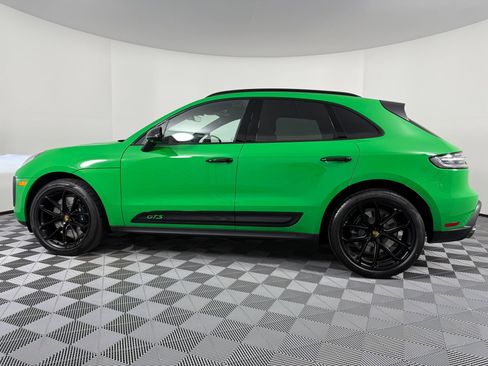 New 2026 Porsche Macan GTS image 2