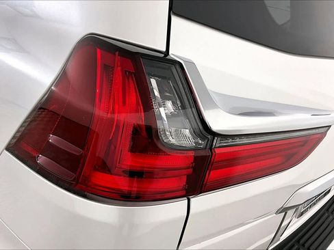 Used 2020 Lexus LX 570 4WD w/ Luxury Package image 26