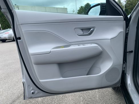 Used 2026 Hyundai Kona SEL Premium image 17