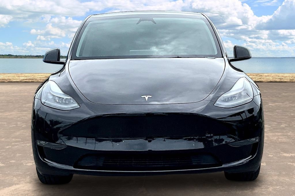 Used 2024 Tesla Model Y Long Range AWD/4WD image 2