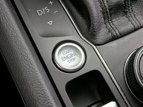 Used 2018 Volkswagen Atlas SE AWD/4WD image 24