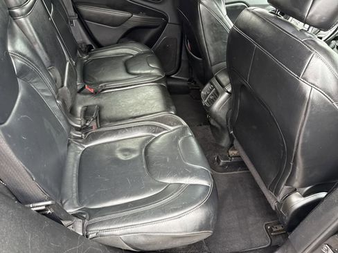 Used 2014 Jeep Cherokee Limited w/ Trailer Tow Group AWD/4WD image 11