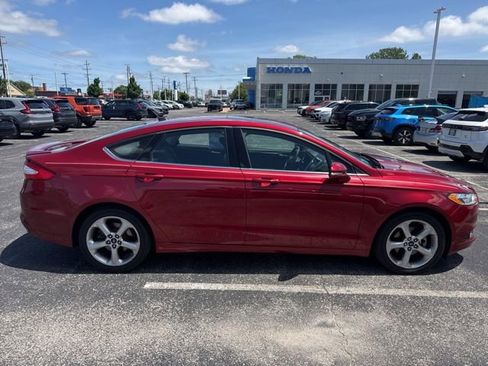 Used 2014 Ford Fusion SE FWD image 6
