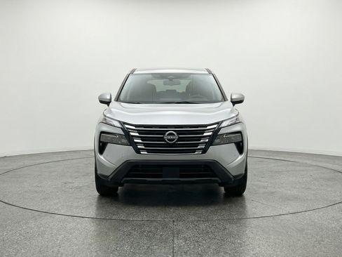 Used 2025 Nissan Rogue SV image 2