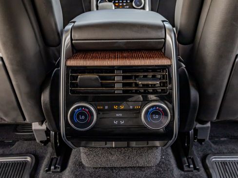 Used 2023 Land Rover Range Rover Long Wheelbase SE AWD/4WD image 29