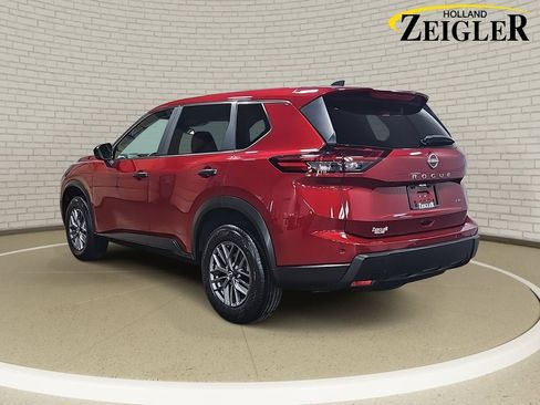 Certified 2025 Nissan Rogue S AWD/4WD image 7
