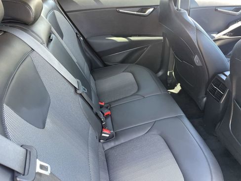 Used 2023 Kia Niro EX image 12