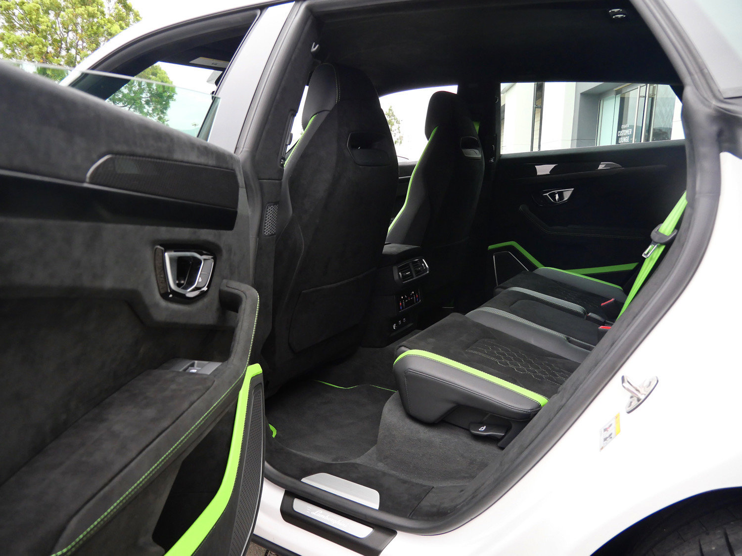 Used 2024 Lamborghini Urus Performante AWD/4WD image 19