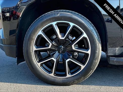 Used 2023 Chevrolet Suburban RST w/ Sport Performance Package AWD/4WD image 34