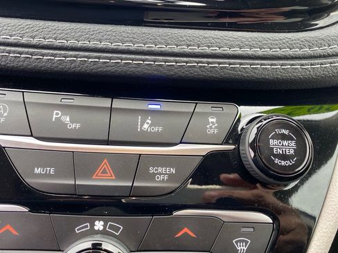 Used 2023 Chrysler Pacifica Limited image 13