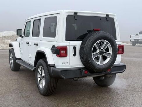 Used 2021 Jeep Wrangler Unlimited Sahara AWD/4WD image 6