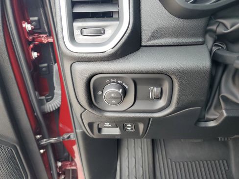 Certified 2025 RAM 1500 Big Horn image 32