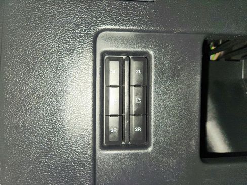 Used 2023 Ford Expedition Limited image 34